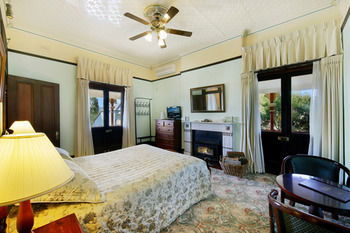 CBC Bed & Breakfast & Cafe - Accommodation NT 13