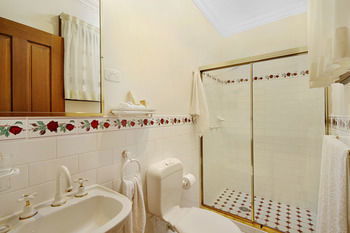CBC Bed & Breakfast & Cafe - Accommodation NT 28