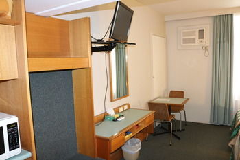 The Hermitage Motel - Accommodation NT 8