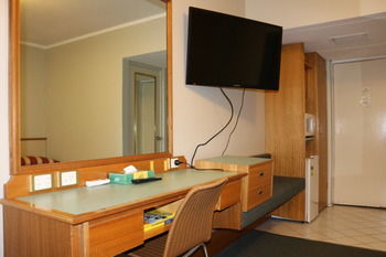 The Hermitage Motel - Accommodation NT 9