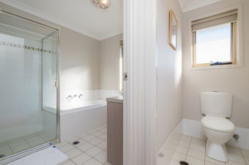 Getaway Holiday House Bankstown - Accommodation NT 11