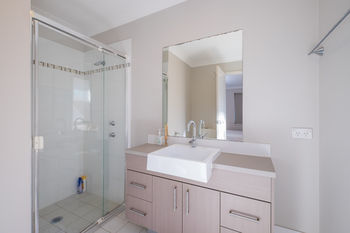 Getaway Holiday House Bankstown - Accommodation NT 12