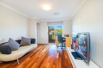 Getaway Holiday House Bankstown - Accommodation NT 16