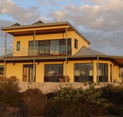Dolphin Holiday House - Accommodation NT