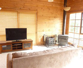 Pinot Cottage On Charles Reuben Estate - Accommodation NT 4