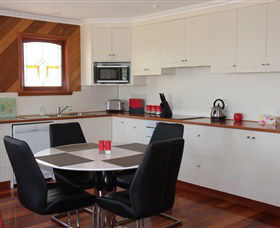 Anchlia Waterfront Cottages - Accommodation NT 2