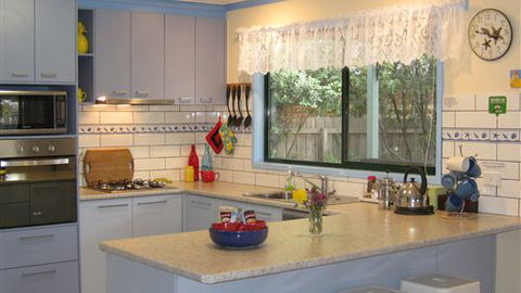 Bells By The Beach Holiday House Ocean Grove - Accommodation NT 2