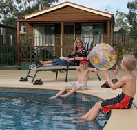 Lake Fyans Holiday Park - Accommodation NT