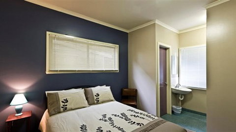 Brambuk Backpackers - Accommodation NT 1