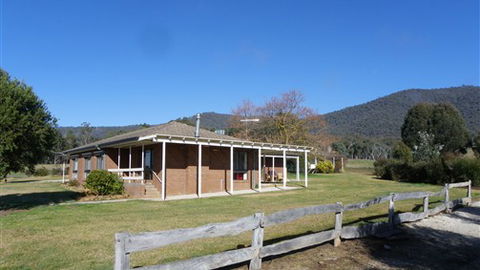 Sweetwater Stays Rural Retreat - Accommodation NT 6