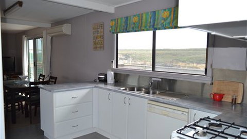 House On The Hill Port Campbell - Accommodation NT 5