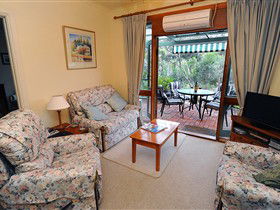 Coach House St Helens Cottages - Accommodation NT 1