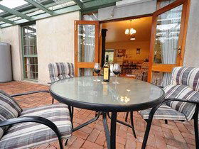 Coach House St Helens Cottages - Accommodation NT 3