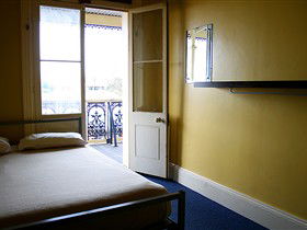 Glenelg Beach Hostel - Accommodation NT 0