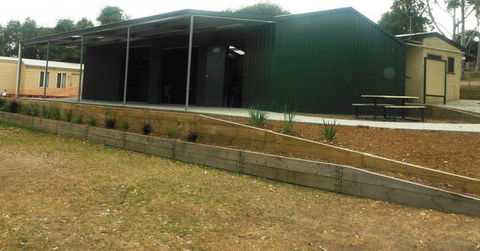 Adare Caravan Park & Holiday Units - Accommodation NT 4