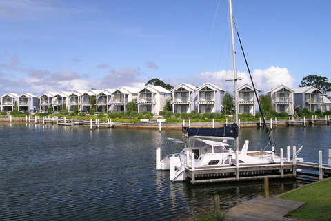 Captains Cove Waterfront Apartments - Accommodation NT 1