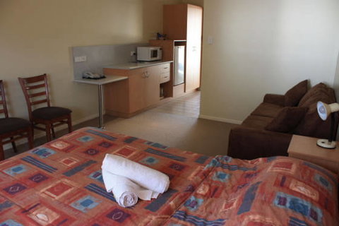 Country Roads Motor Inn - Gayndah - Accommodation NT 2