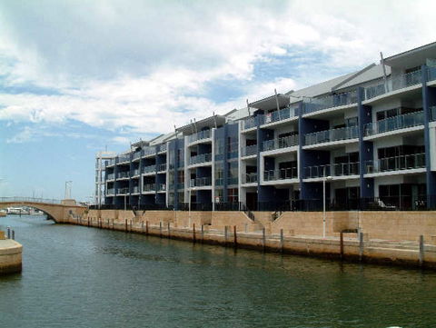 Dolphin Quay Apartment Hotel - Accommodation NT 0