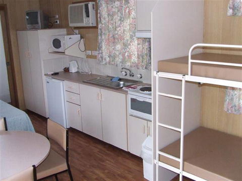 Grenfell Caravan Park - Accommodation NT 2