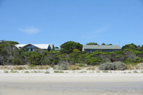 Island Beach Escape - Beachcomber - Accommodation NT 1