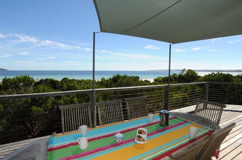 Island Beach Escape - Beachcomber - Accommodation NT 2
