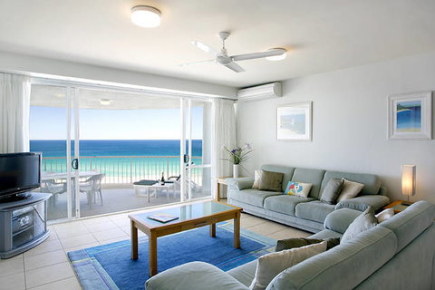 La Mer Sunshine Beachfront Apartments - NT Tourism 0