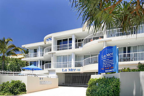 La Mer Sunshine Beachfront Apartments - NT Tourism 1