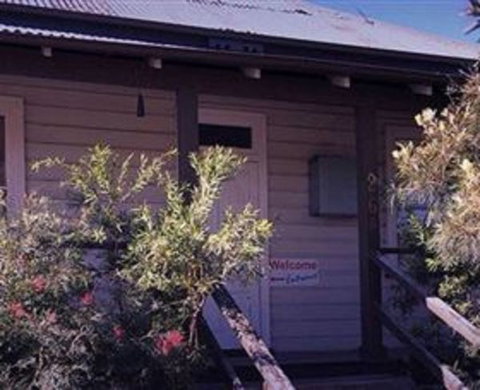 Bottlebrush Backpackers - Accommodation NT 1