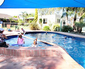 Yarraby Holiday Park - Aspen Parks - Accommodation NT 4