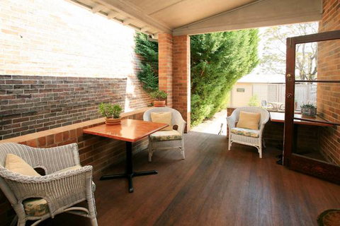 The Bank Guesthouse - Accommodation NT 7