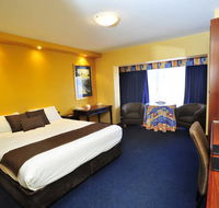 The Clifton Motel and Grittleton Lodge
