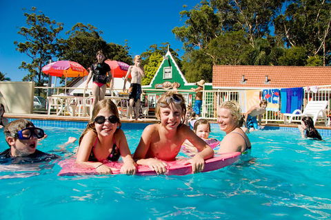 The Clog Barn Holiday Park - Accommodation NT 4