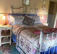 The Witches Garden - Cottage on the Creek - Accommodation NT