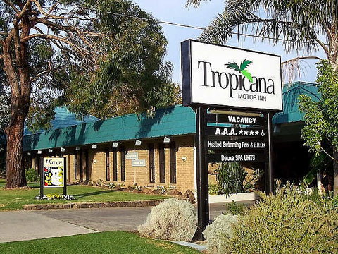 Tropicana Motor Inn - NT Tourism 1