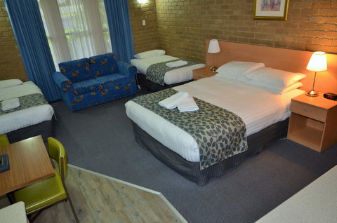 Tropicana Motor Inn - NT Tourism 4