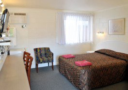 A & A Lodge Motel - Accommodation NT 1