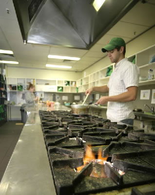 The Greenhouse Backpacker - Accommodation NT 4