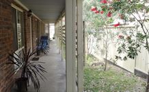 2 Dogs Cottages - Lemon - Accommodation NT 2