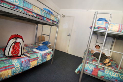 Wollongong YHA - Accommodation NT 1