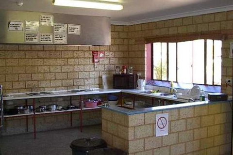 Kalgoorlie YHA - Accommodation NT 4