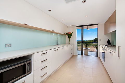Akuna Waterfront - Accommodation NT 9