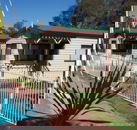 Parkes Country Cabins