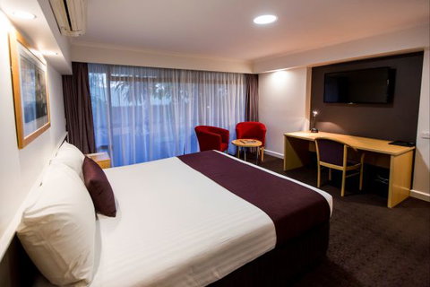 Mercure Alice Springs Resort - NT Tourism 9