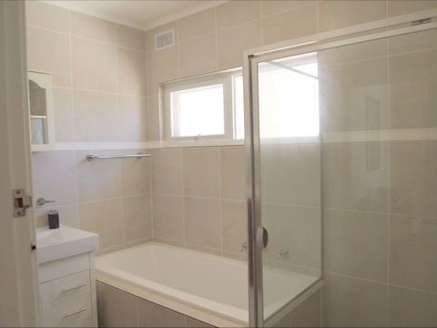 Christies Cottage For Holidays And Relocations. - Accommodation NT 7