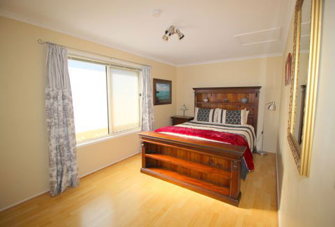 Christies Cottage For Holidays And Relocations. - Accommodation NT 20