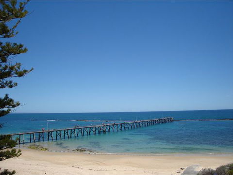 Christies Cottage For Holidays And Relocations. - Accommodation NT 23