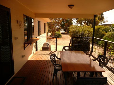 Manyana - Accommodation NT 3
