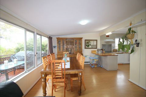 Christies Cottage For Holidays And Relocations. - Accommodation NT 12