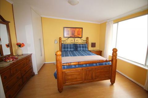 Christies Cottage For Holidays And Relocations. - Accommodation NT 15