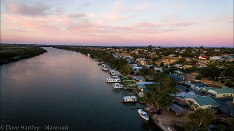 River Shack Rentals - Living The Dream - Accommodation NT 95